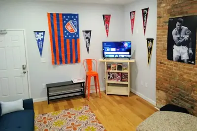 Sportsball! Two-bedroom perfect for friends & family!