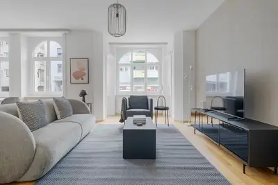 Image de Airy Gundelingen 3. 5 Room w/ W/D & Storage, 8 min to Main, by Blueground