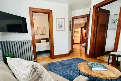 Image de Babich Building - 2 Bedroom - Upper Apt #1