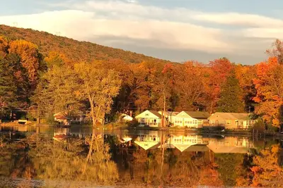 Image de The Boathouse on Moon Lake