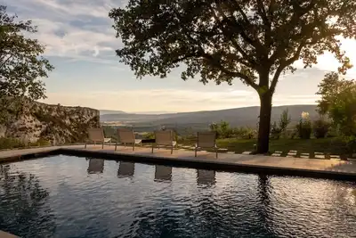 Image de Magnifique mas rénové, confort et vues d'exception au coeur du Luberon