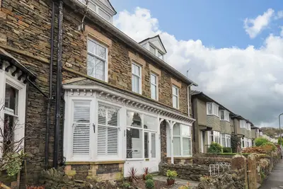 Beckmead, pet friendly, character holiday cottage in Windermere