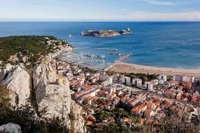 Image de Casa con JardĂn en Lestartit