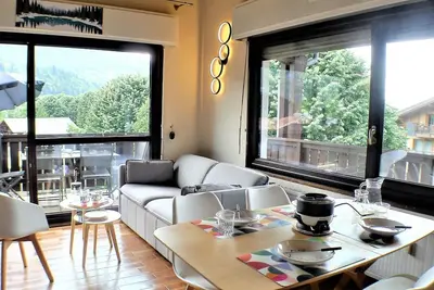 Image de T2 avec mezzanine, balcon et parking à Samoëns - Pour télétravail