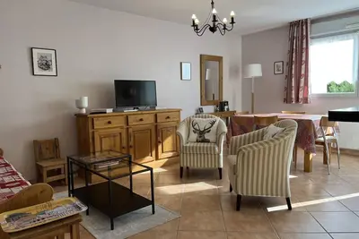 Image de Appartement Fonctionnel avec Balcon, Garage et Wifi - Parfait pour 4 Personnes près des Pistes