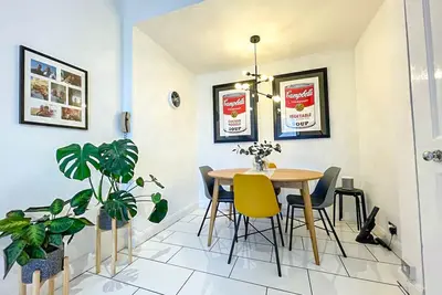 Image de Exquisite & Lively | Fireplace & Panoramic Views