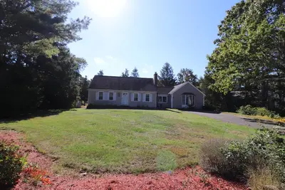 Image de Walk to Mayflower Beach - Sleeps 12
