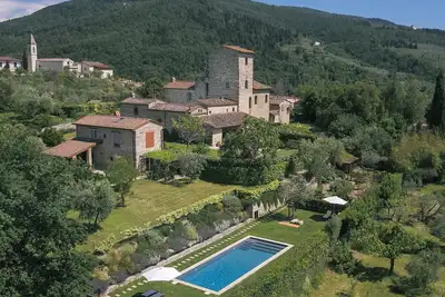 Image de Historic design retreat near Florence (sleeps 12 comfortably / up to 15)