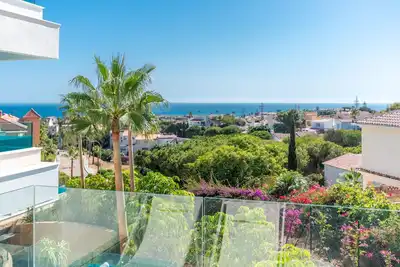 Image de 2br Luxury - Santa Barbara Heights, Good WiFi & Ac