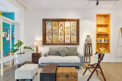Image de Vesta Gallery Villa above bookstore
