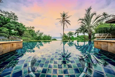 Glasshouse Phuket | 6b villa | Short walk to 2 beaches | Sea view | Accessible