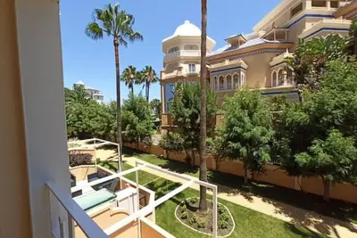 Image de 1 bedroom apartment on the beachfront