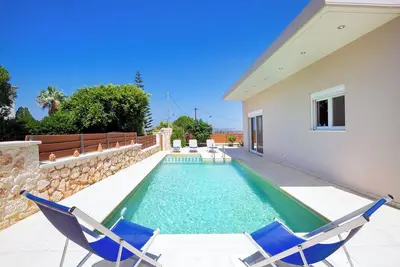 Vrahokipos Villa, 4 Bd, 2 Ba, private pool
