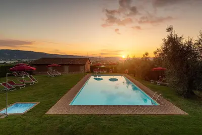 Image de Il Cavaliere - tuscan farmhouse with pool on the wine road of Montecarlo-Lucca