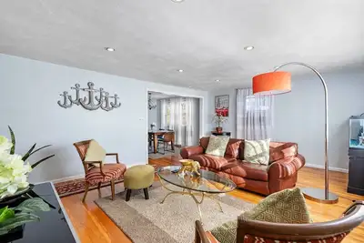 Image de Beautiful 3bd\/1ba apartment W Parking 7633