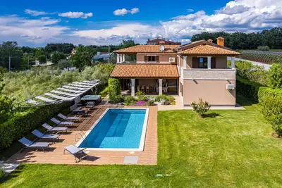 Image de Villa Roza in Central Istria with whirlpool and playground for kids - pet friendly