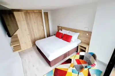 Image de 2 Bedroom Family Apt
