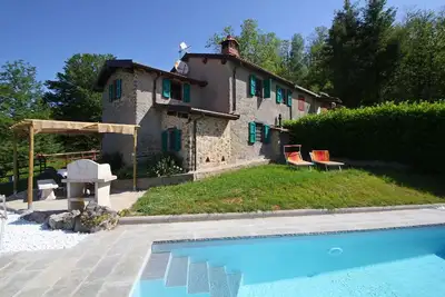 Image de Vacation Home à Pescaglia avec 3 chambres à coucher, 6 couchages