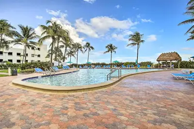 Image de Hollywood Resort Retreat: Pool & Beach Access