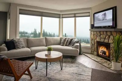 Image de Mountain Penthouse with elevator ski in/out pet friendly