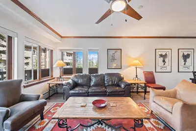 Image de Saint James Place 220