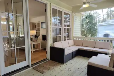 Image de Gorgeous Ocean View Cottage.