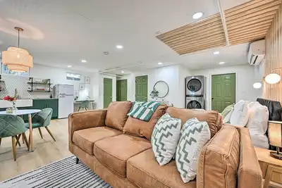 Image de Cozy Brandon Guest Studio w/ Pool & Hot Tub!