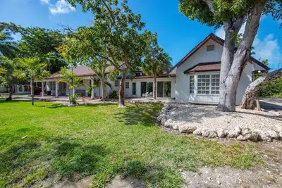 Image de Villa and Guest House of Pelico Palms