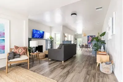 Image de New Historic Home Remodeled 2 Blocks To Miami Design District