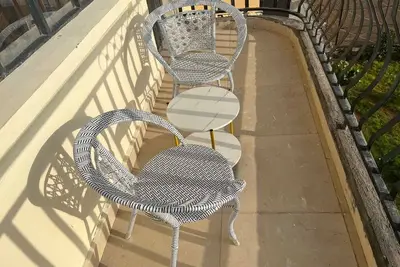 Image de All en suit 2 bedroom in town