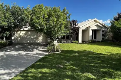 Image de Immaculate 4 bedroom house, great for groups