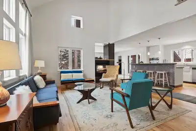 Image de Rmr: Second Street Chalet in Wilson, Wy