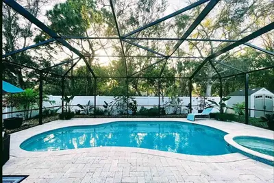 Image de Upscale Heated Pool & Spa Home - Best Beaches