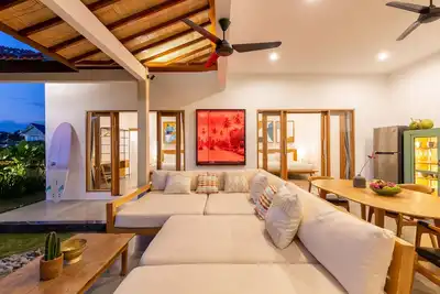 Image de Amazing lightbox villa between Crate and Deus