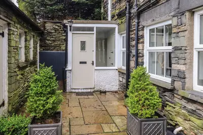 Wainwright Cottage, pet friendly, with open fire in Ambleside