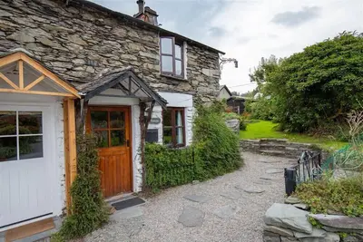 Fellside Cottage, pet friendly, with open fire in Ambleside