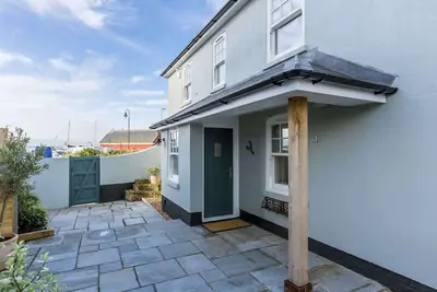 Image de Lobster Cottage - Stone's Throw from Poole Quay