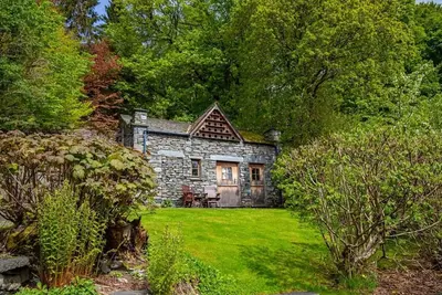 Dovecot Cottage, pet friendly, with open fire in Grasmere