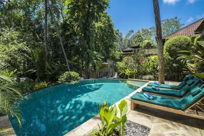 Image de Stunning, fully staffed villa with pool and tropical gardens.