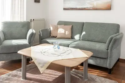 Image de Family-friendly vacation apartment with terrace in quiet Ostdorf