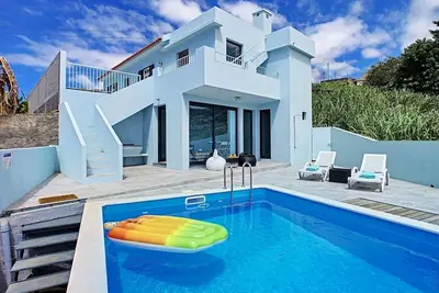 Casa Axxul by LovelyStay