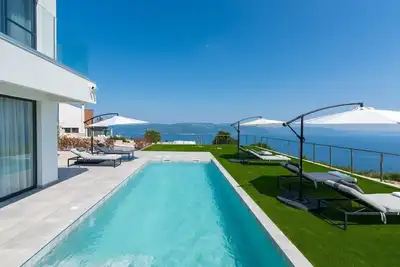 Image de Villa Atrium with heated pool, sea view & jacuzzi