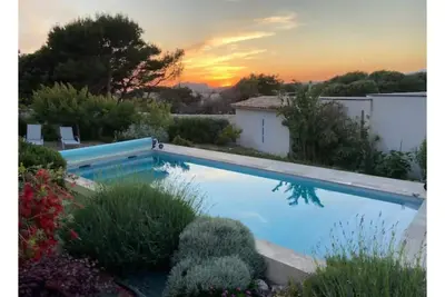 Image de Maison Contemporaine Avec Piscine Chauffee 2a041000089vp