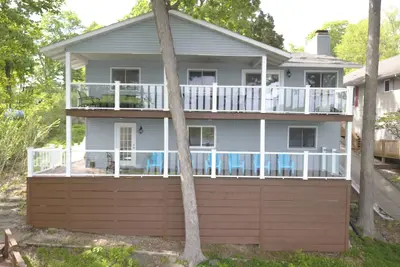 Image de Incredible Lake house with Amazing Water Views, 2 Bay Dock and Game Room!