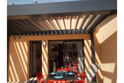 Image de Grand Studio (26m2) et grande terrasse (14m2) à 50m de la mer et de la plage