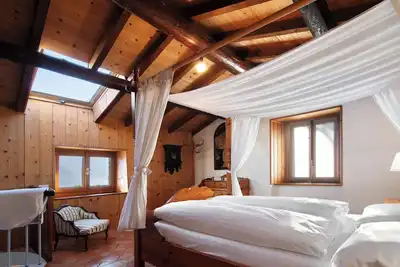 Image de Maison de vacances \"Maison en pierre de l'année 1500\" avec vue sur le lac & Wi-Fi
