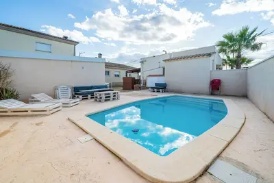 Image de Maison de vacances \"de l'avi\" avec piscine, jardin et Wi-Fi