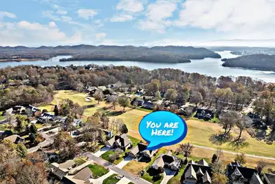 Image de 4bdr, 3ba home on the golf course in beautiful Tellico Village