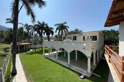 Image de House with 4 bedrooms and private pool, 5mn from the beach
