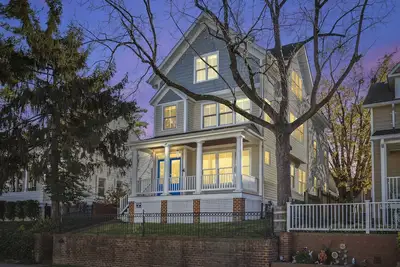 Image de 6 King Beds <> A Palatial Suite Xcape